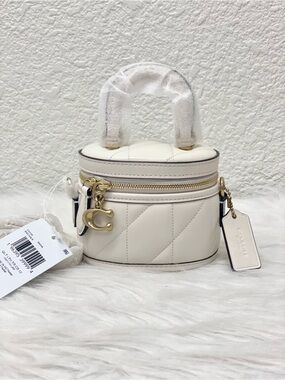 NWT Coach Trail Crossbody Bag 12 With Pillow Quilting CU144 Leather in chalk
